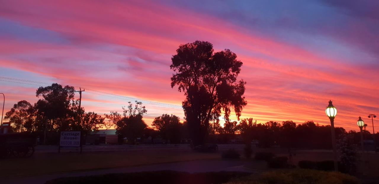 Quality Inn Carriage House Wagga Wagga Buitenkant foto